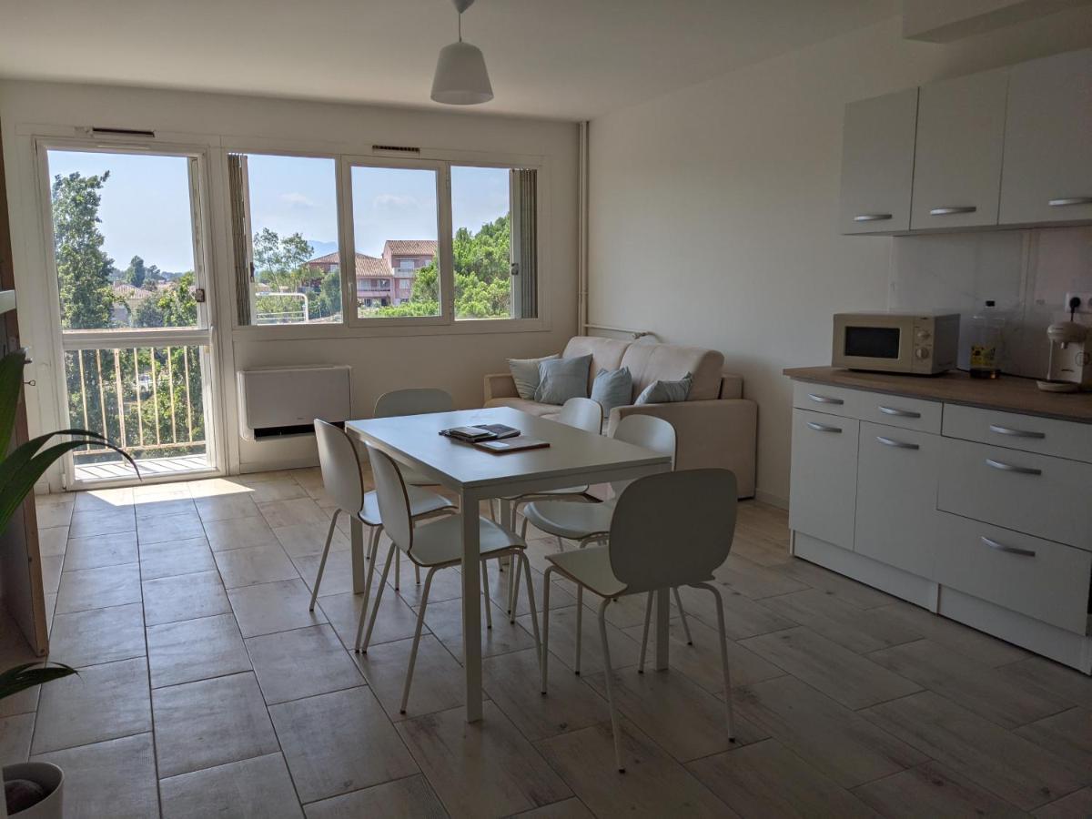 Superbe T2 Proche Des Plages Et Des Commerces Hyères Zewnętrze zdjęcie